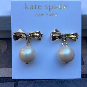 Kate Spade 14k gold fill pearl earrings, classic, fun and chic.